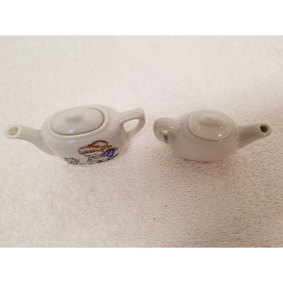 Mini tea pots one is painted both made in Japan two inches tall lot 113 - Picture 2 of 6